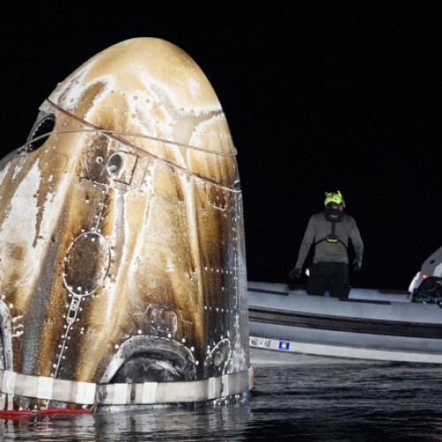 Astronauți NASA și un cosmonaut rus transportați la spital după amerizarea în Atlantic