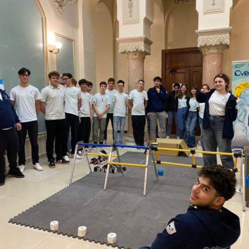 Activitate educațională inovatoare la Focșani cu echipa de robotică CyberLIS76