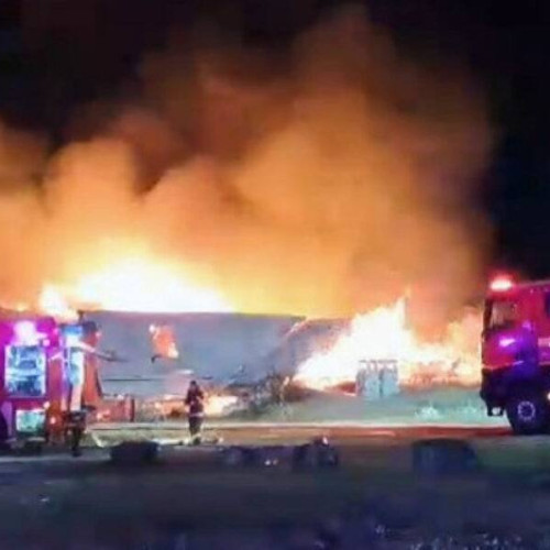 Cauzele incendiului de la Ferma Dacilor, investigate de experți