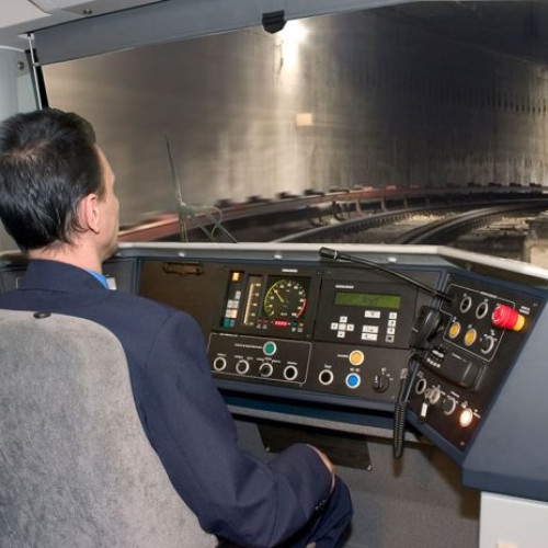 Simulator pentru instruirea mecanicilor de metrou pe linia 5 din București