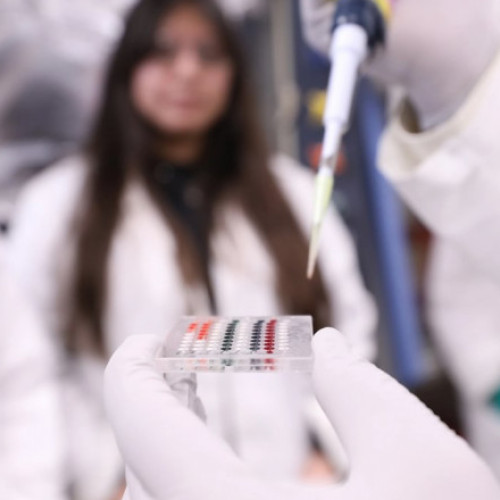 Dispozitiv portabil dezvoltat de cercetătorii americani pentru detectarea cancerului