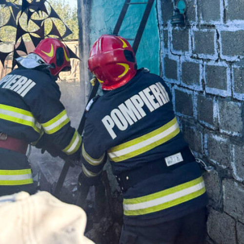Incendiu devastator în comuna Caldararu, o femeie în vârstă de 80 de ani a fost asistată de echipajele de urgență