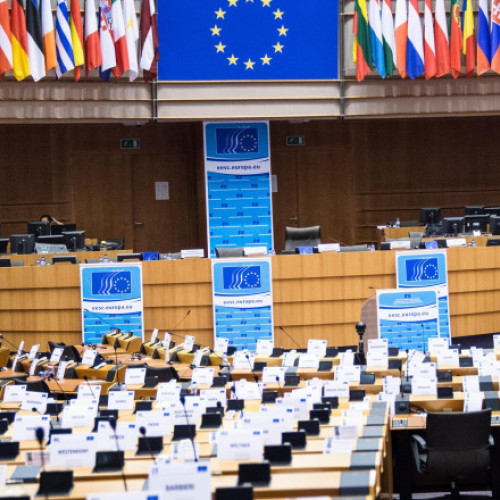 Peste 60 de europarlamentari cer renunțarea la ora de vară