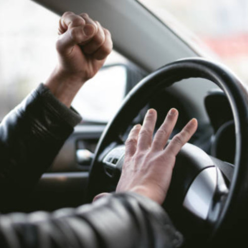 Raportarea șoferilor agresivi devine posibilă printr-o nouă aplicație a M.A.I.