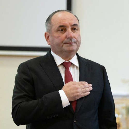 Daniel Vasilica Harpa, noul președinte al Consiliului Județean Neamț, a fost învestit oficial