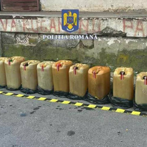 Patru bărbați reținuți pentru furt de motorină de la un tren de marfă