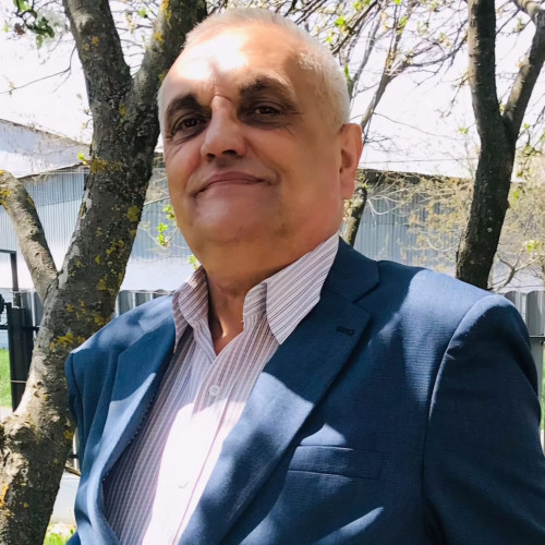 Tristețe în învățământul botoșănean: Profesorul Corneliu Drescanu a decedat