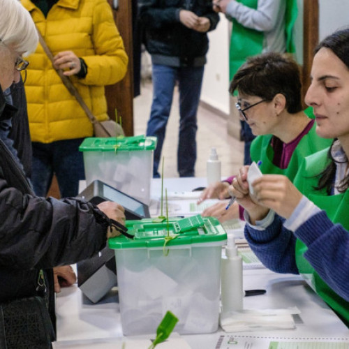 Partidul de guvernământ și opoziția din Georgia revendică victoria în alegerile parlamentare