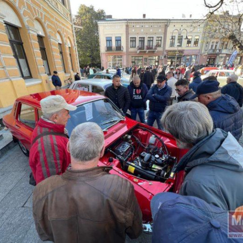 Retroparada Toamnei încântă botosănenii cu mașini de epocă