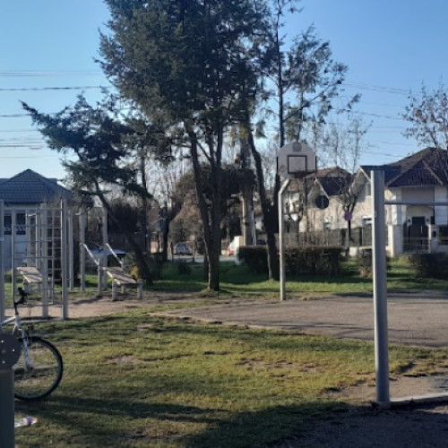 Parcul Iris din Cluj-Napoca, transformat într-un bar de către cetățeni