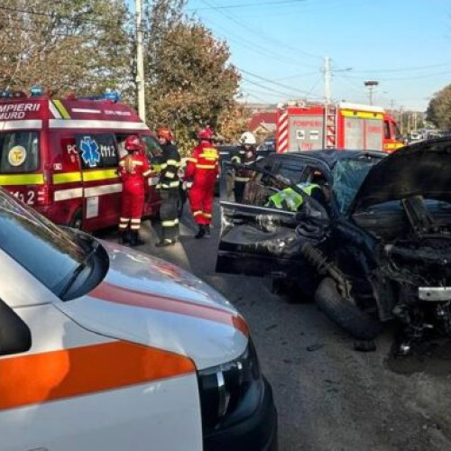 Șofer în stare foarte gravă după un accident rutier la Fălticeni
