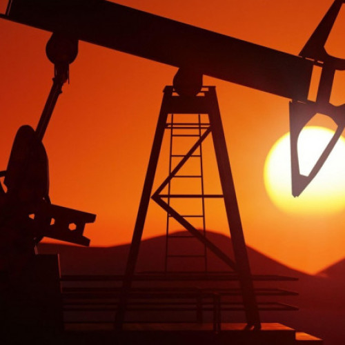 Prețul petrolului scade după atacurile Israelului asupra Iranului