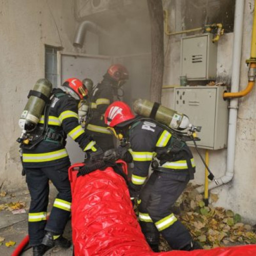 Incendiu într-un bloc din Botoșani: Pompierii au intervenit rapid
