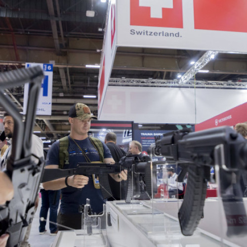 Viola Amherd propune revizuirea interdicției de reexportare a armamentului elvețian către Ucraina