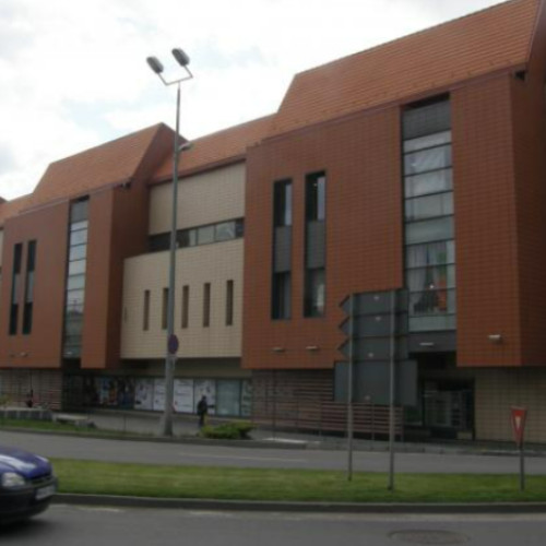 Compania Matrix Investments din Cluj-Napoca vinde Mureș Mall Universității de Medicină și Farmacie din Târgu Mureș