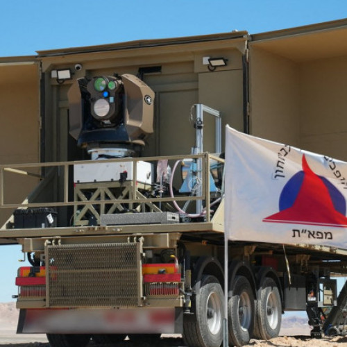 Ministerul israelian al Apărării anunță un contract de 530 milioane de dolari pentru dezvoltarea sistemului laser Iron Beam