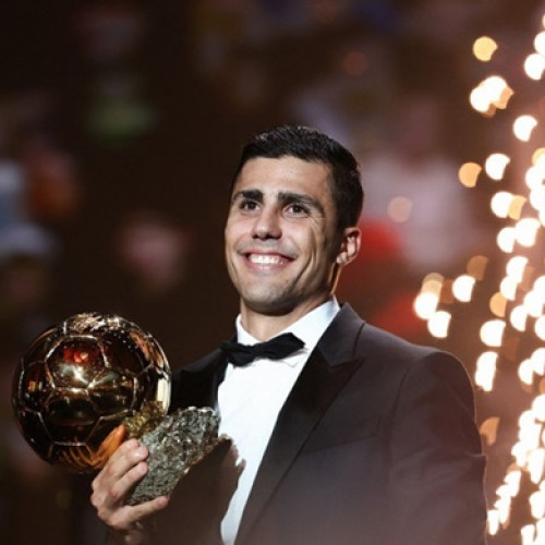 Rodri câștigă Balonul de Aur 2024