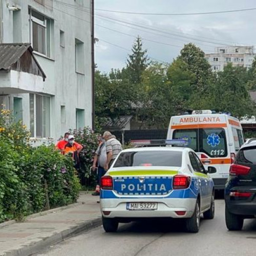 Un bărbat de 54 de ani găsit mort în propria locuință