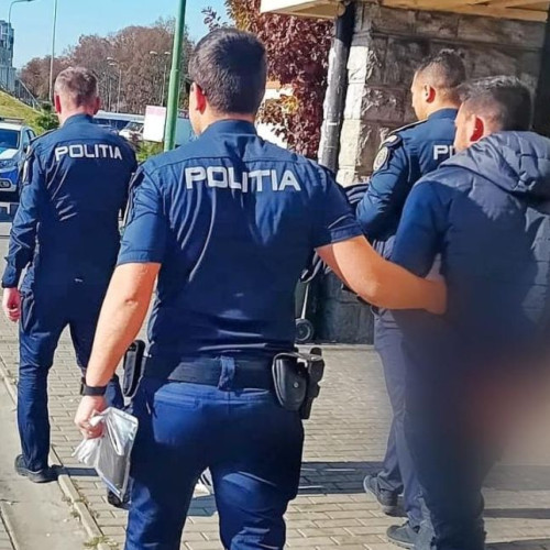 Doi tineri arestați după o furt în stația CF Apata