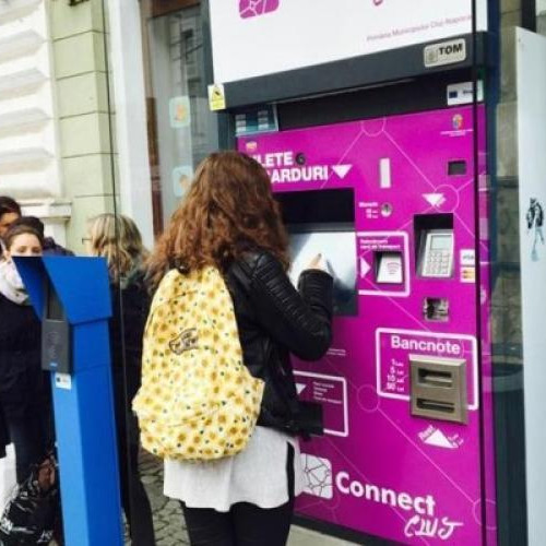 Studenții UMF Cluj beneficiază de abonamente gratuite pentru transportul în comun