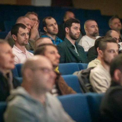 Sute de tati la conferința de lansare a comunității "Tati care iubesc"