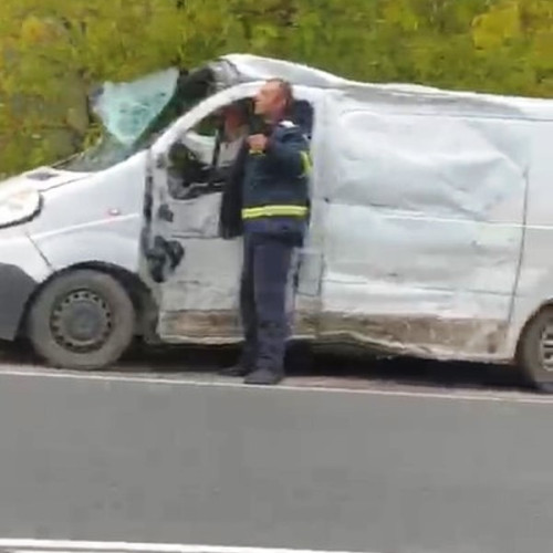 Accident grav între un TIR și o autoutilitară în Vrancea