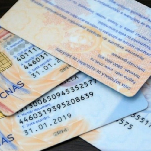 Aproximativ 2.200 de carduri naționale de asigurări de sănătate așteaptă să fie ridicate la Casa de Asigurări de Sănătate Arad