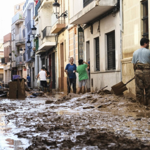 Situația disperată în zona Valenciei din cauza inundațiilor