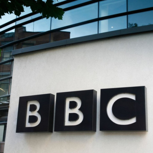 Peste 230 de membri ai industriei mass-media acuză BBC de părtinire în raportările despre Gaza