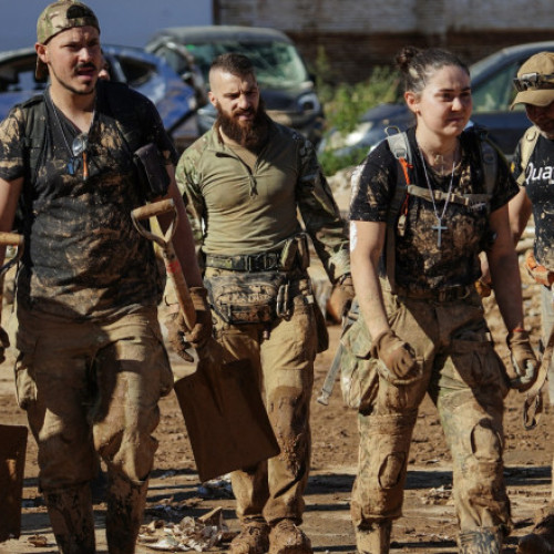 Guvernul spaniol trimite trupe suplimentare în regiunile afectate de inundații