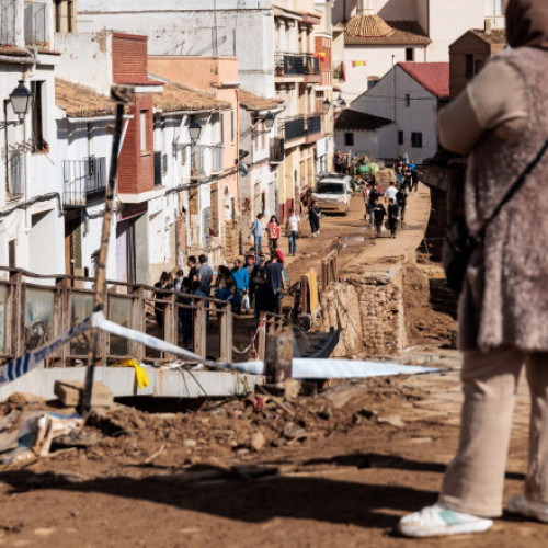 Chiva, orașul devastat de inundații, află speranță după cinci zile de teroare