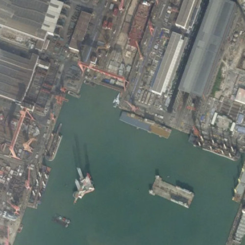 China a construit un portavion nou și neobișnuit