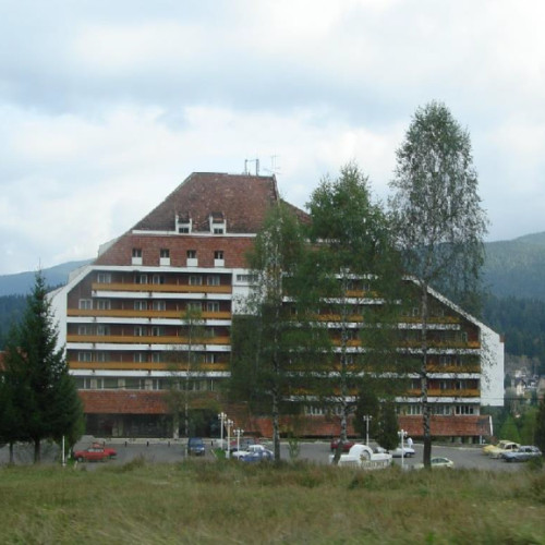 Licitație publică organizată de FEPER S.A. pentru vânzarea unui complex hotelier în Predeal