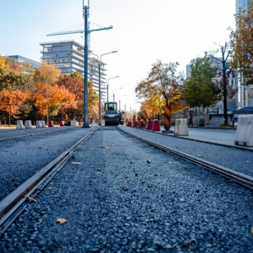 Peste 70% din sina de tramvai pe linia 5 este montată