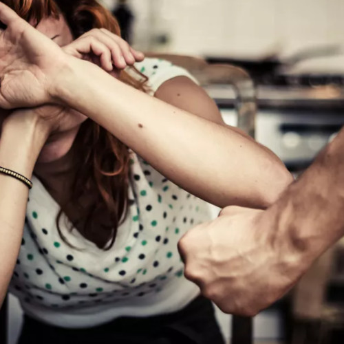 Statul român își intensifică eforturile pentru combaterea violenței domestice