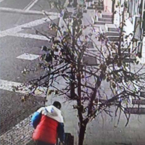 Polițiștii locali recuperează o dronă uitată de un botoșănean