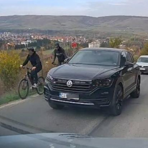 Evenimente periculoase pe drumurile din Cluj: un șofer aproape provoca o tragedie