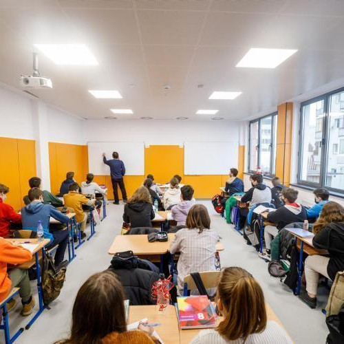Elevii se întorc la școală pe 4 noiembrie pentru al doilea modul