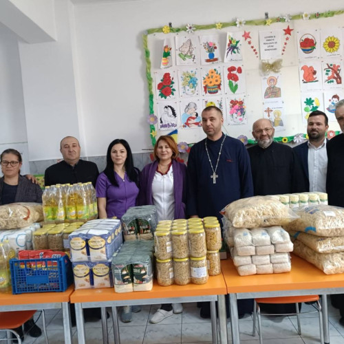 Biserica ajută centrul de asistență socială din Bucșani cu produse alimentare neperisabile