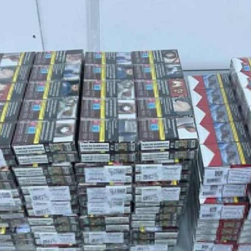 Trei români arestați pentru furt de țigarete în Mao