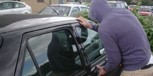 Furt calificat în Satu Mare: un bărbat de 35 de ani a fost identificat de poliție