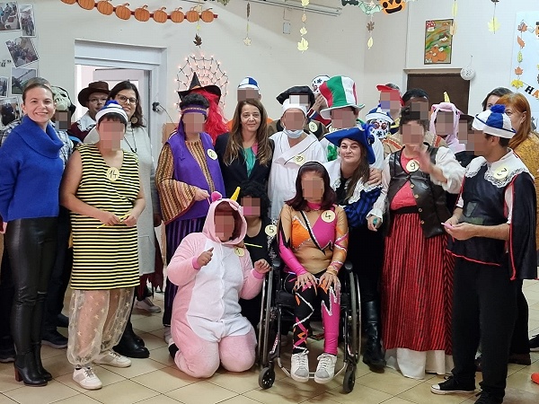 Halloween sărbătorit cu petrecere la Centrul "O viață nouă" din Satu Mare