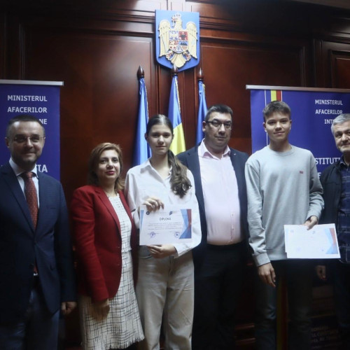 Doi elevi din Constanța au obținut media 10 la Evaluarea Națională