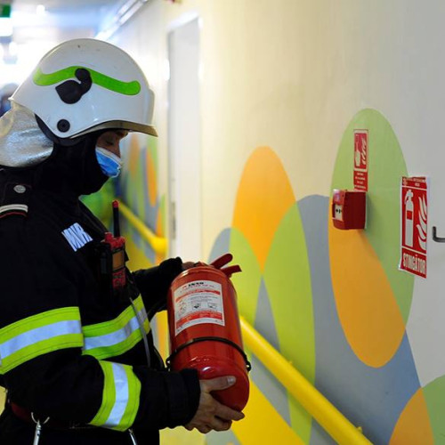 Crește riscul incendiilor în sezonul rece; pompierii oferă sfaturi utile