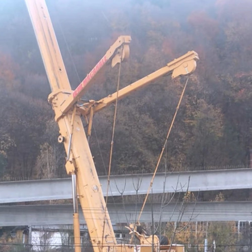 Montarea primelor grinzi la pasajul peste râul Prahova