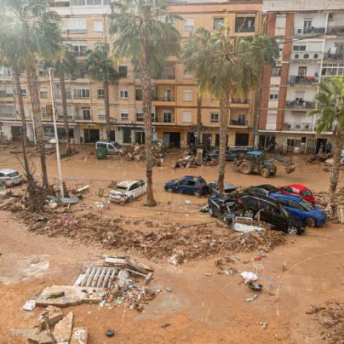 Prim-ministrul spaniol anunță un plan de urgență de 10,6 miliarde de euro pentru a ajuta victimele inundațiilor