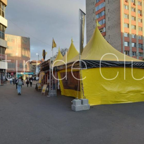 Corturi ale Bisericii Scientologice au apărut în Piața Mihai Viteazu