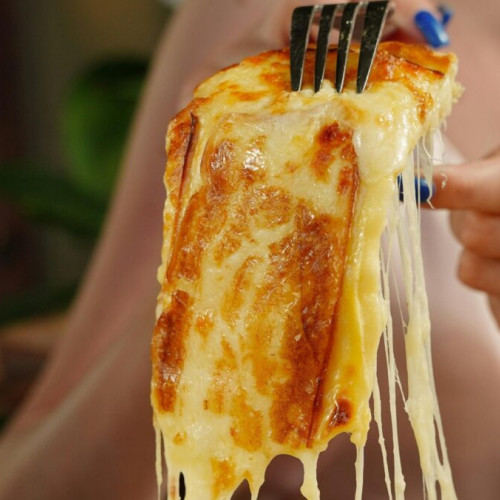 Comparatia intre cheddar si mozzarella: care este mai sanatoasa?