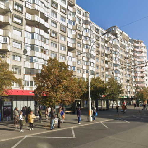 Clujenii, deranjați de zgomotul provenit de la boxele din stațiile de autobuz