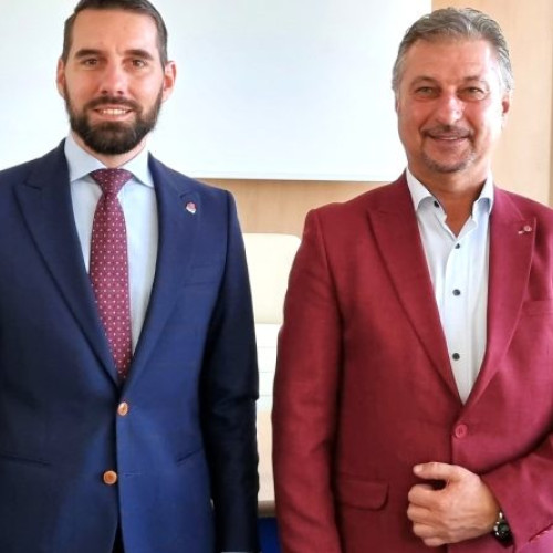 Proiectul "Istoria Regalității în școli", prezentat la Hunedoara de Nicolae al României